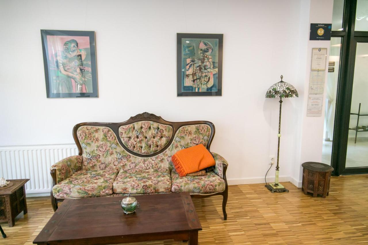 May Residence Dumbravita  外观 照片