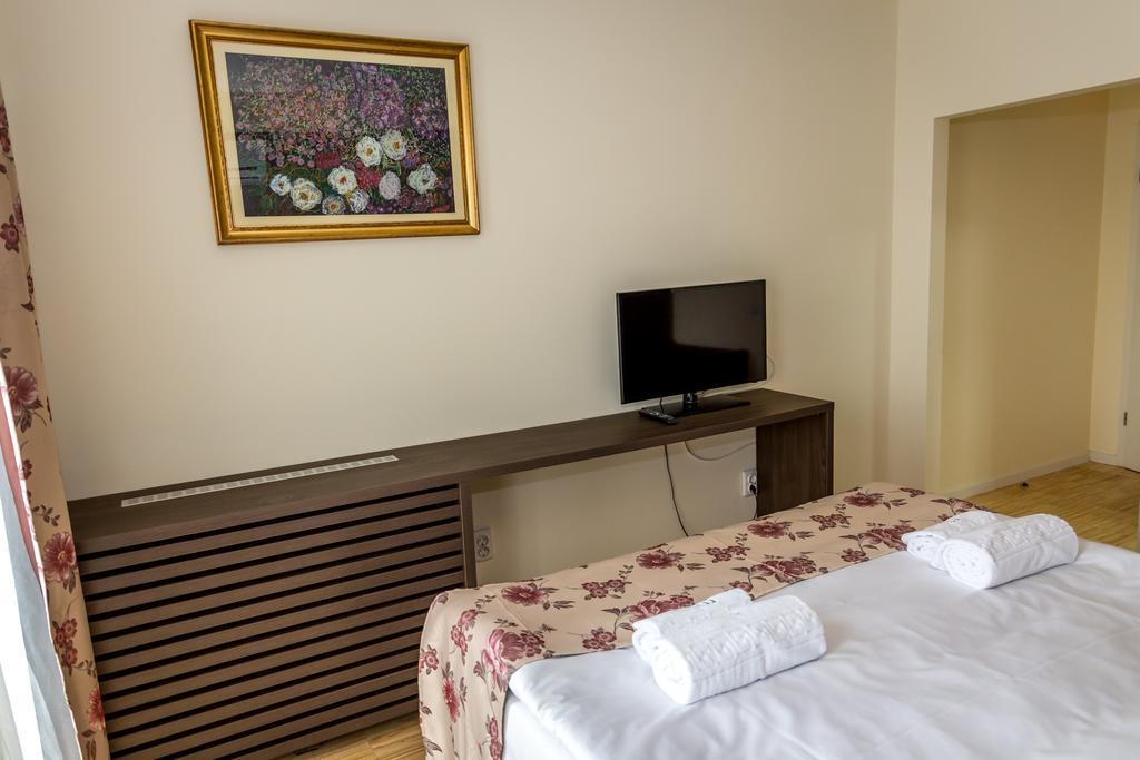 May Residence Dumbravita  外观 照片