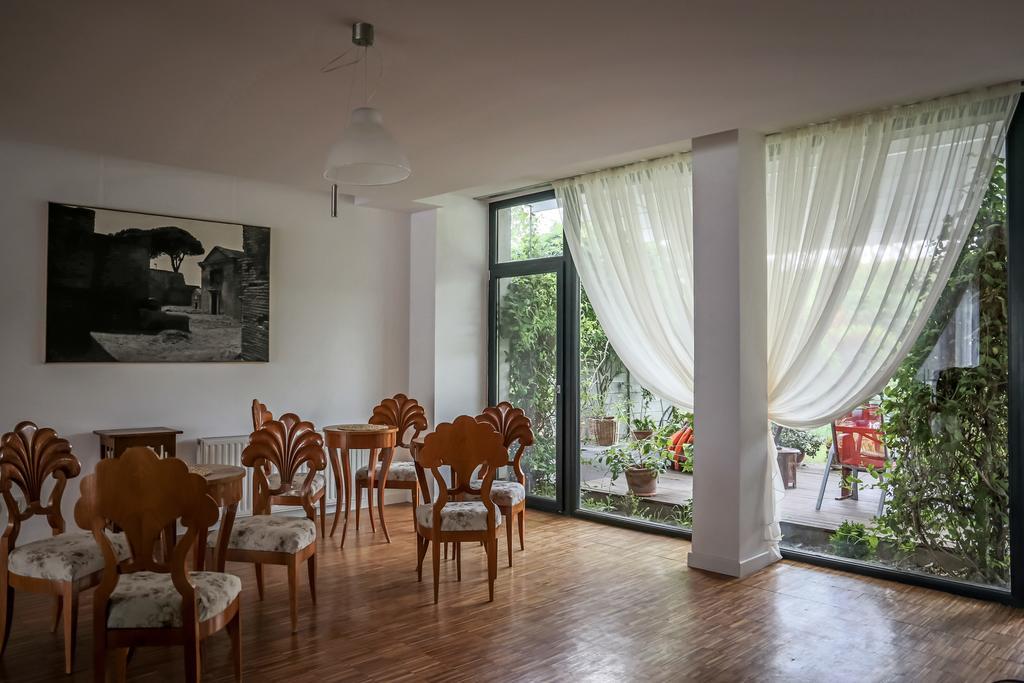 May Residence Dumbravita  外观 照片